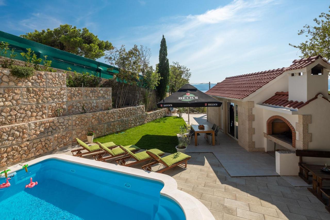 Villa Leoma With Heated Pool Marusici  外观 照片