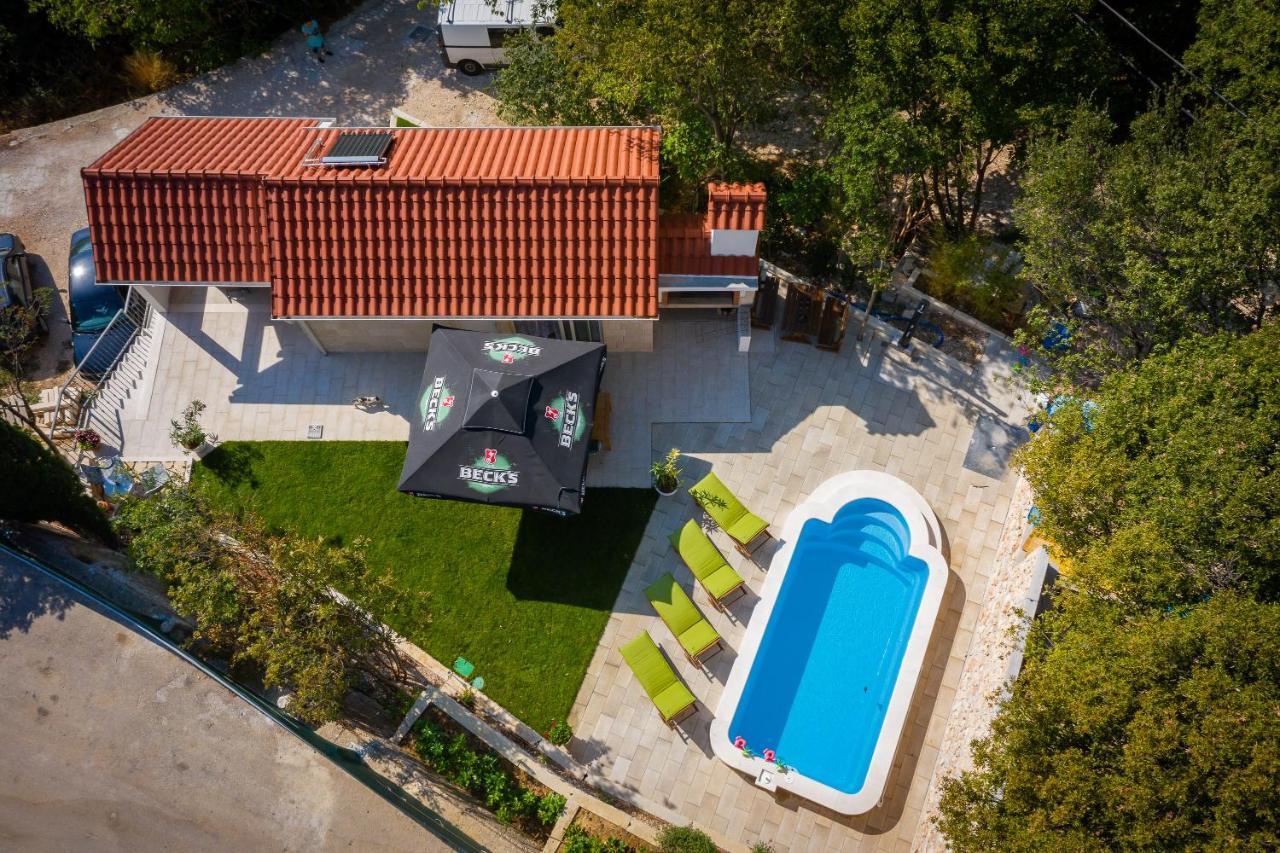 Villa Leoma With Heated Pool Marusici  外观 照片