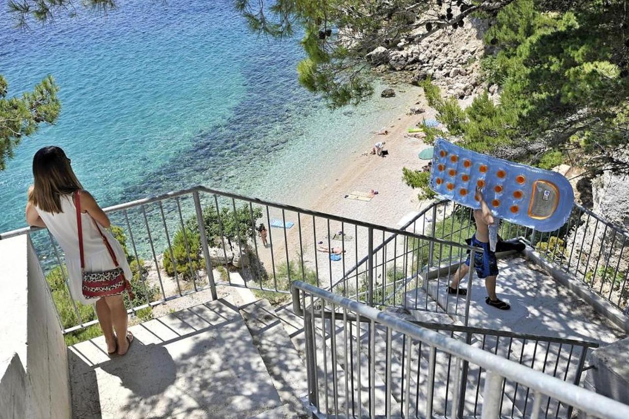 Villa Leoma With Heated Pool Marusici  外观 照片