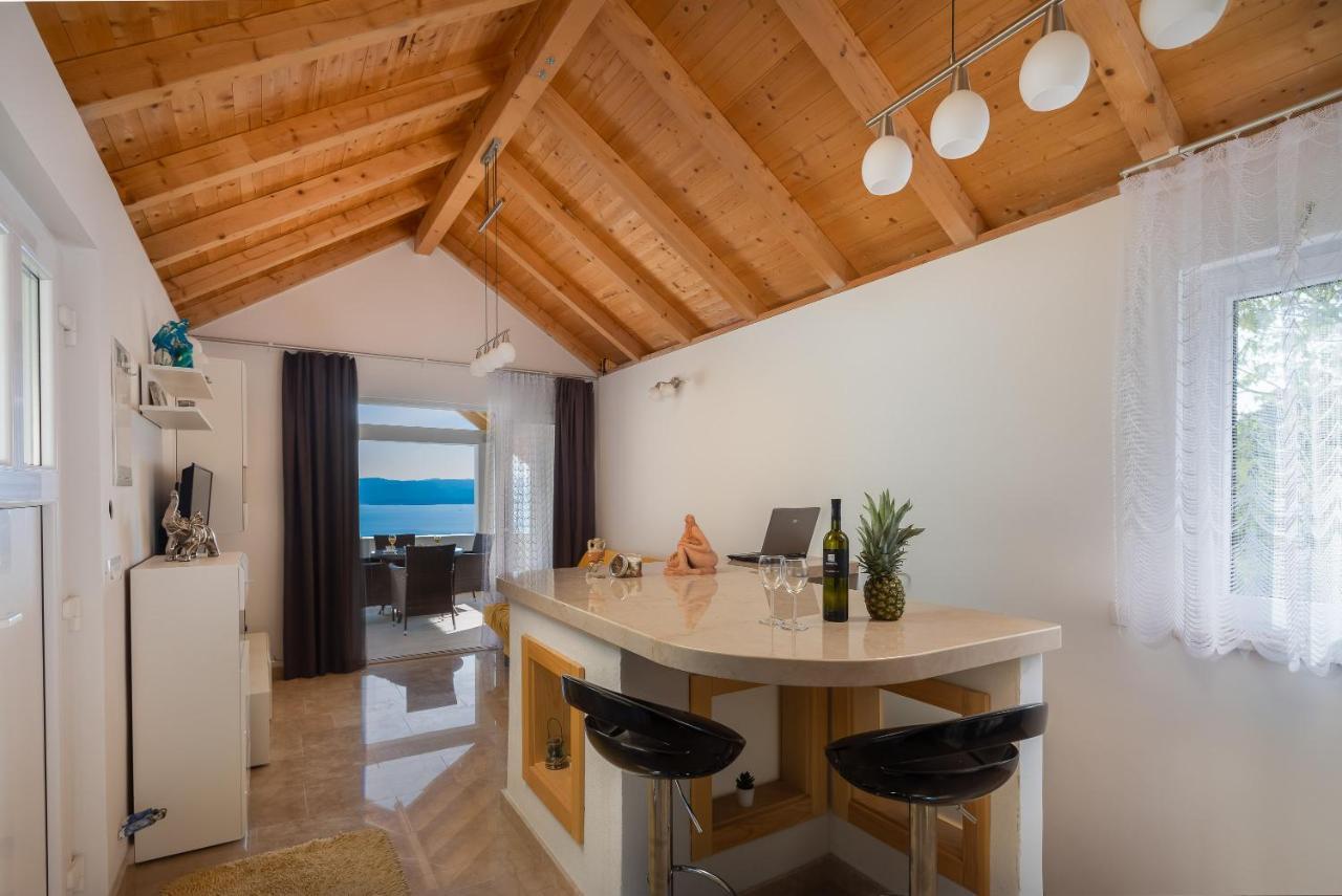 Villa Leoma With Heated Pool Marusici  外观 照片