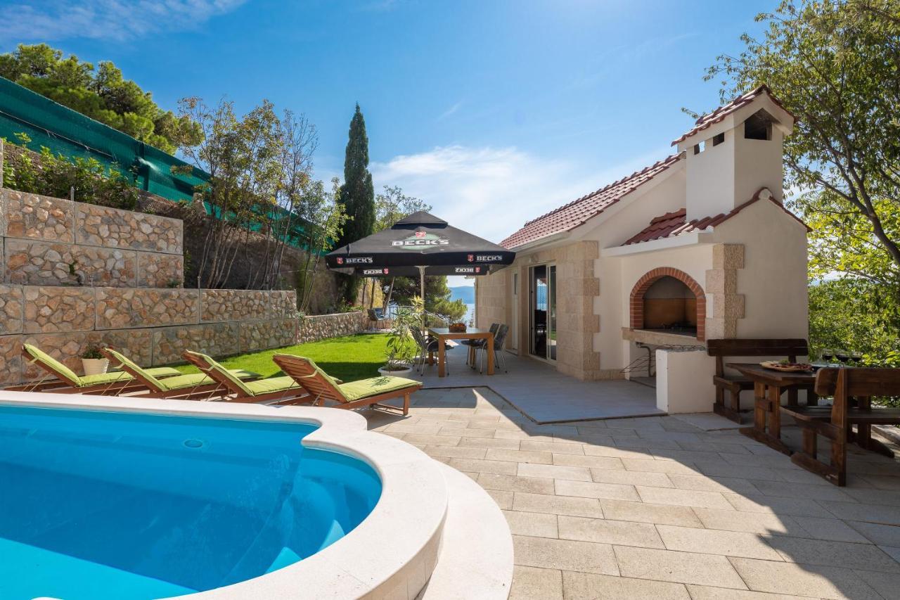 Villa Leoma With Heated Pool Marusici  外观 照片