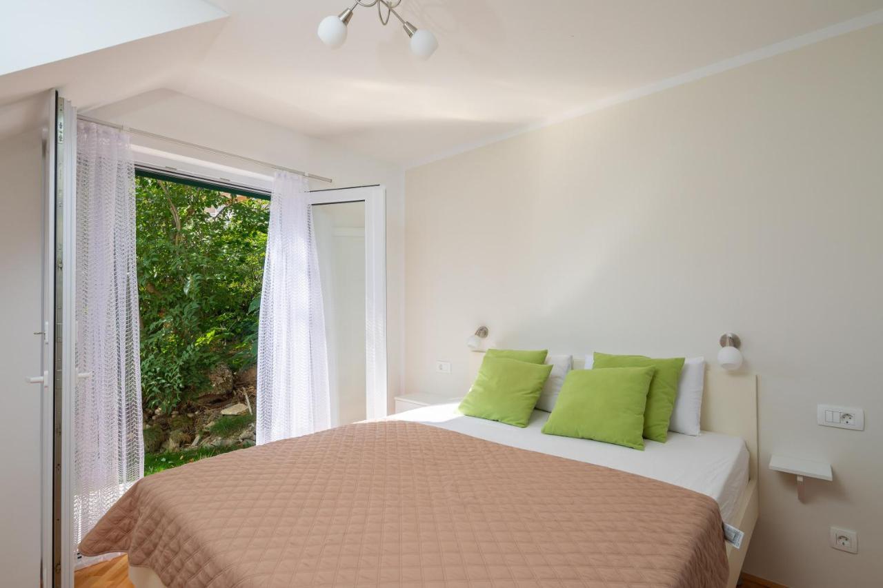 Villa Leoma With Heated Pool Marusici  外观 照片